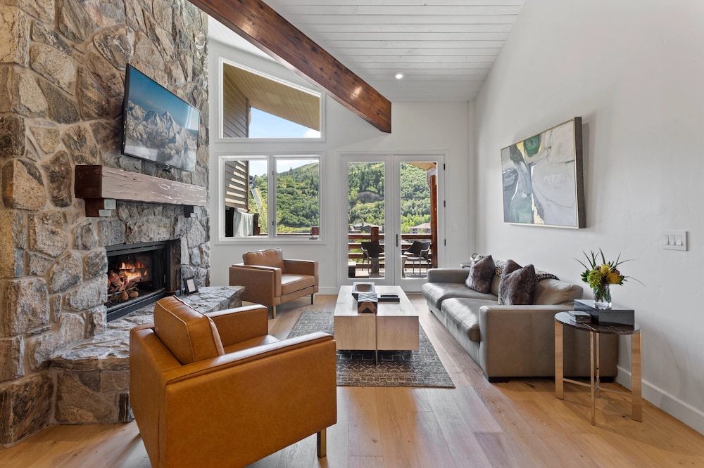 Condo, 3 Bedrooms