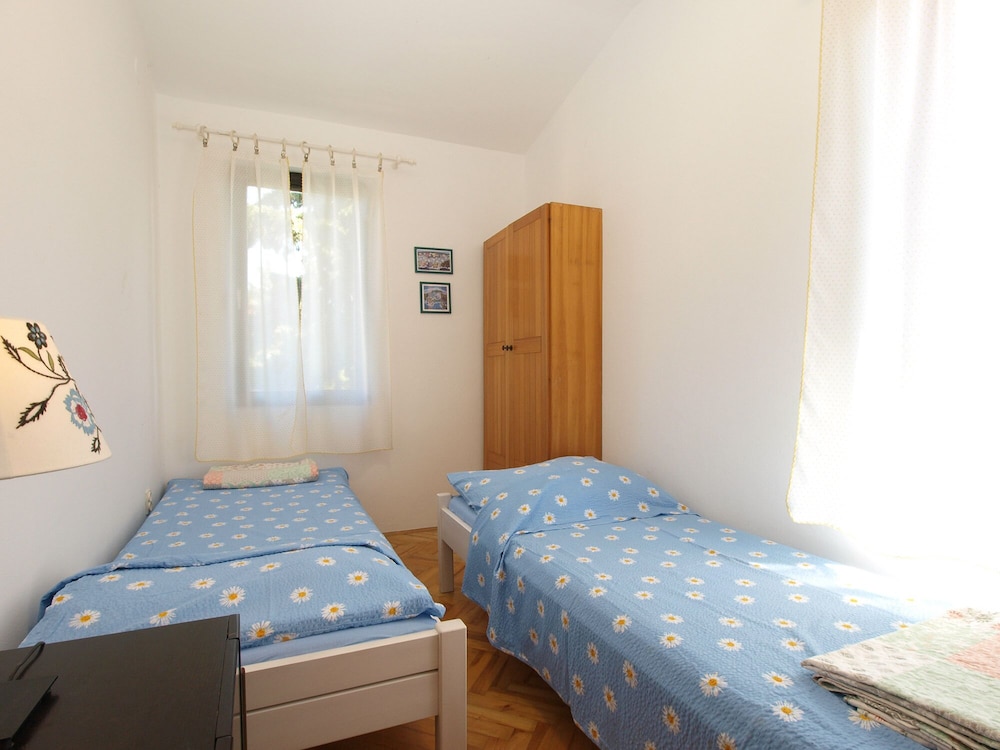 Standard House, 4 Bedrooms (0214)