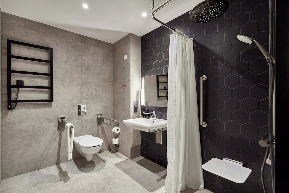 Standard Room, 1 Queen Bed, Accessible - Photo 1