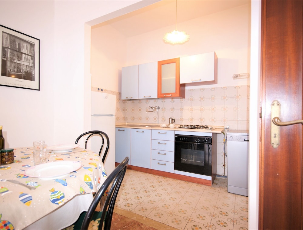 Apartment photo 3