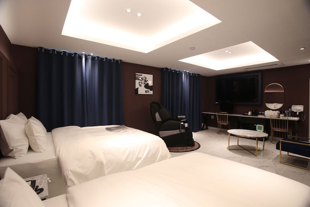 C Premium Room - Photo 1