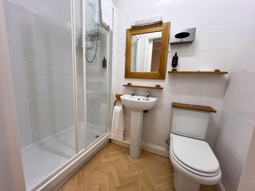 Basic Double Room photo 2