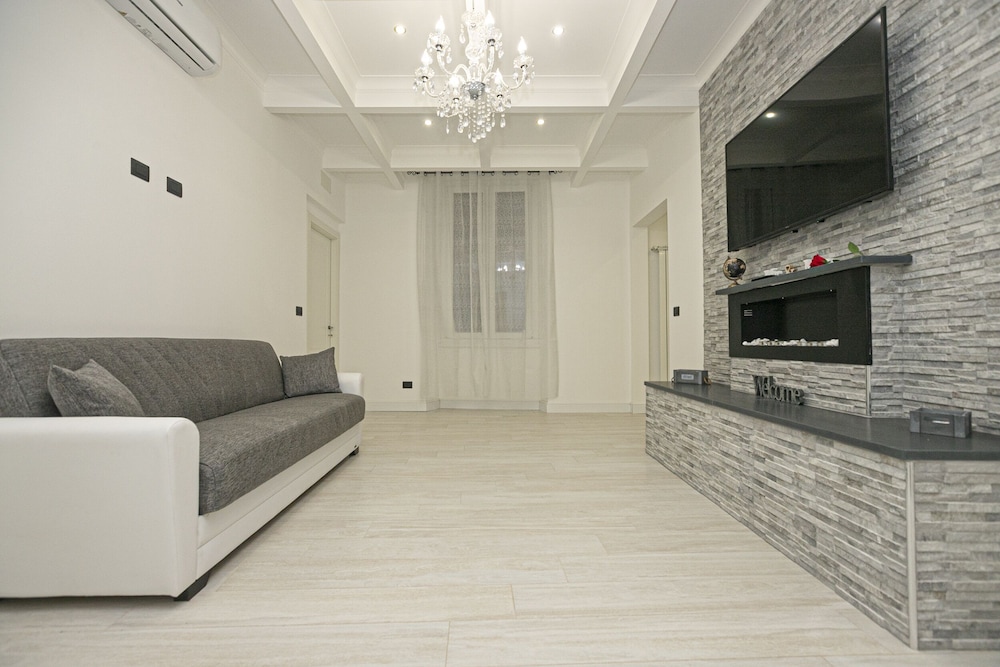 Apartment photo 1