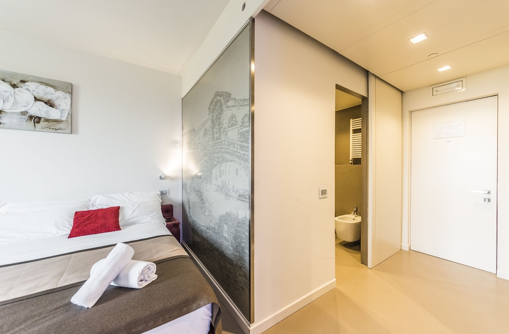 Superior Double or Twin Room - Photo 2