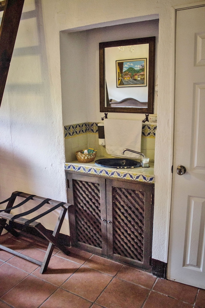 Comfort Single Room, Private Bathroom, Courtyard Area photo 3