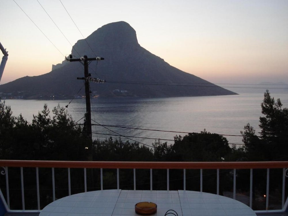 Family Apartment, 2 Bedrooms, Kitchenette, Sea View - Photo 2