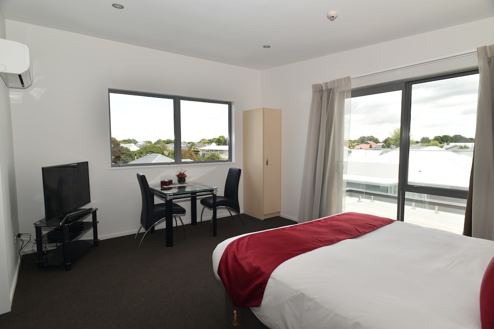Luxury Studio, City View