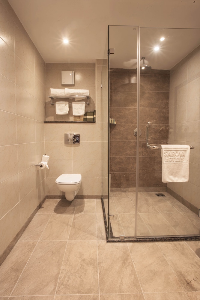 Woodlands Executive Suite photo 3