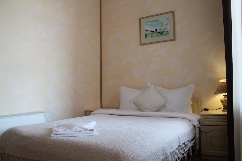 Single Room, Balcony