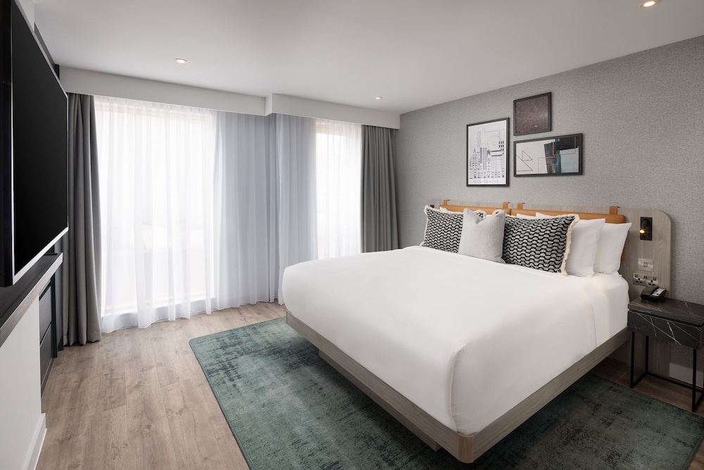 Room, 1 Queen Bed photo 1