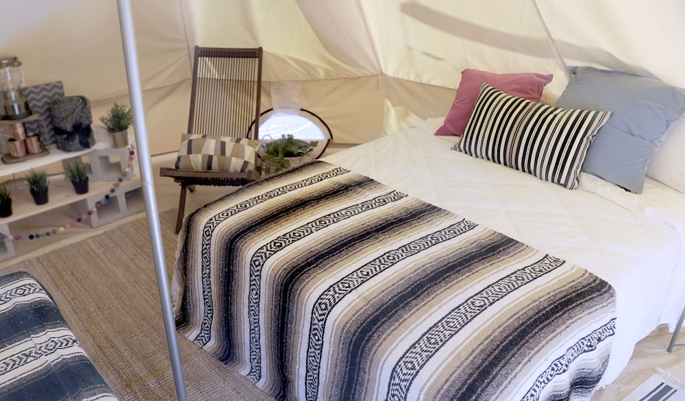 Luxury Tent (Furnished 1 Full Bed) photo 1