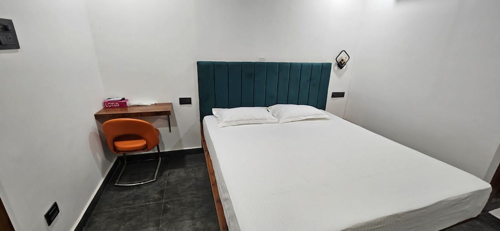 Deluxe Double Room, City View