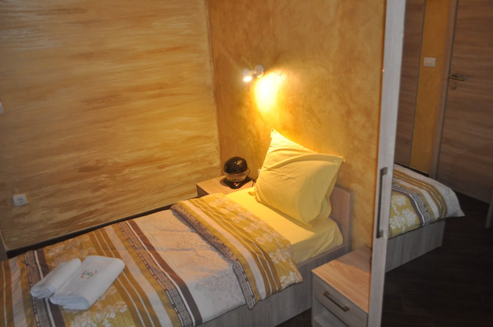 Triple Room, Garden View (2) photo 2
