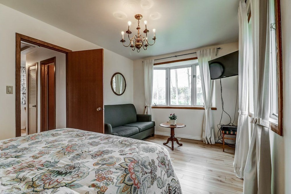 Suite, 1 Queen Bed photo 3
