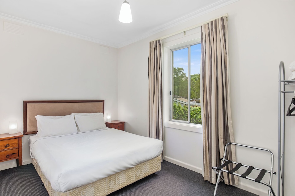 Three-Bedroom House- 1 Fairlie Streeet photo 1