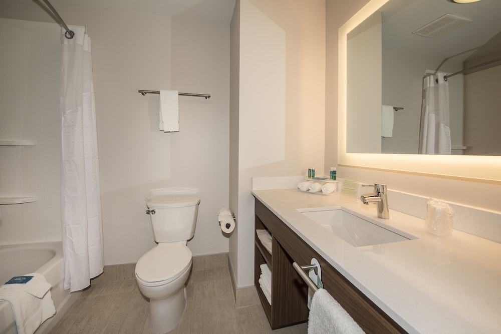Standard Room, 2 Queen Beds, Mountain View photo 3
