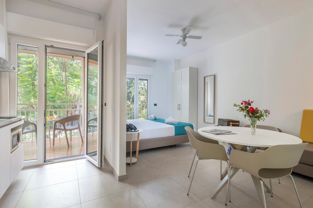 Comfort Studio, Balcony, Garden View