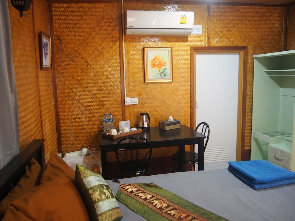 Standard Room with Garden View photo 3