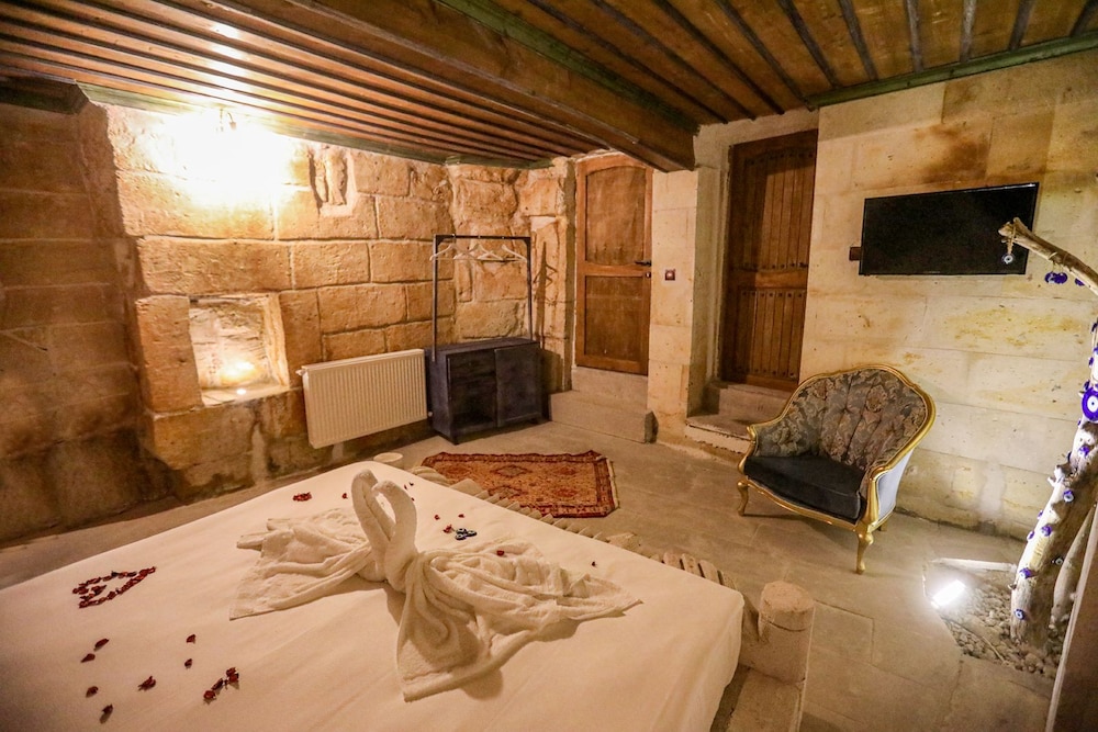 Magnifinance Suleyman Deluxe Family Room - Photo 5