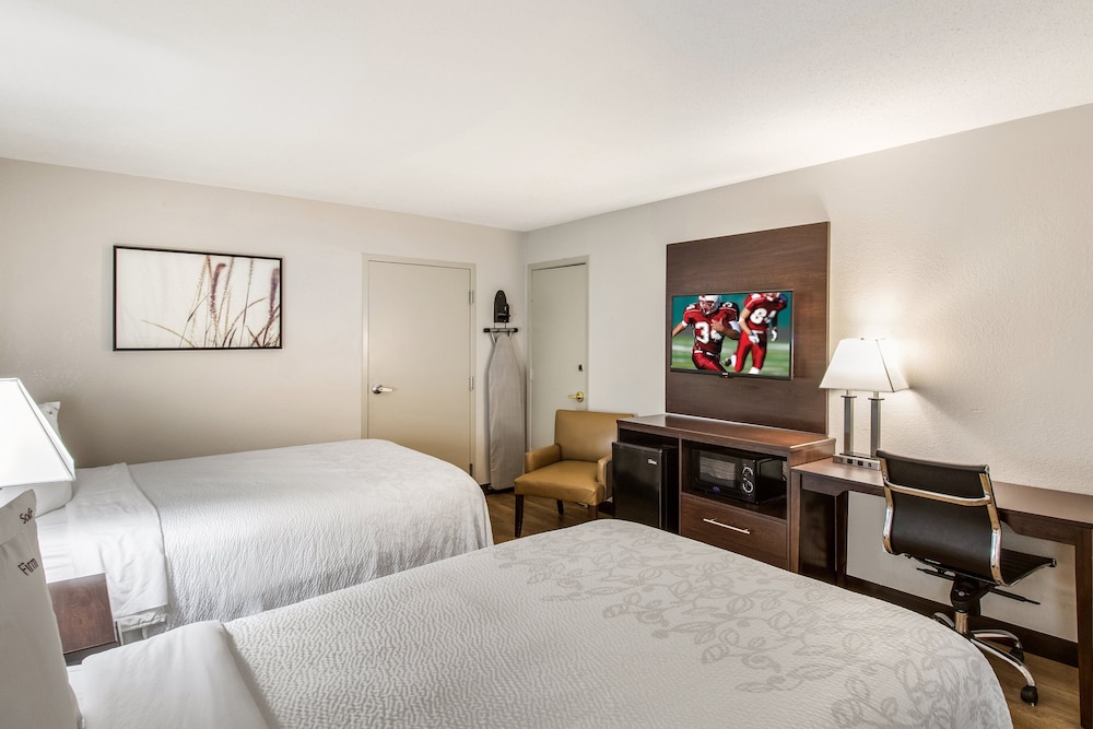 Deluxe Room, 2 Double Beds, Accessible (Roll-In Shower, Smoke Free)