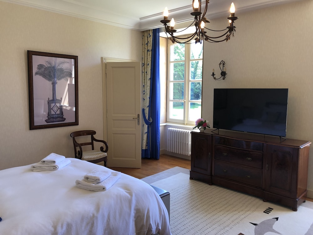 Deluxe Double Room, 1 Queen Bed (Kandinsky) photo 3