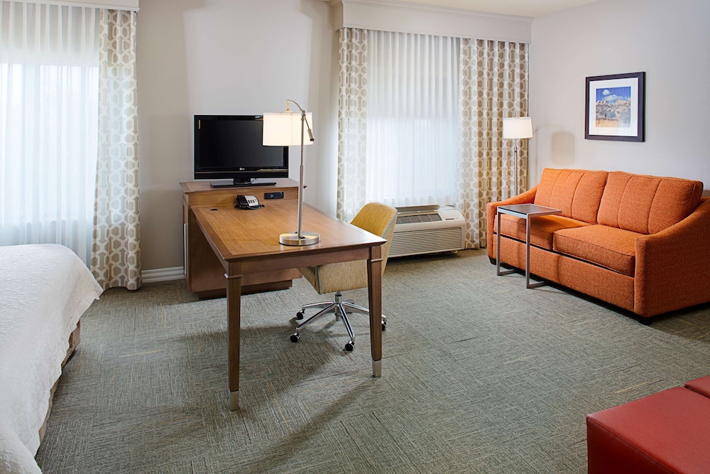 1 King Suite, Accessible with Roll-In Shower - Photo 1