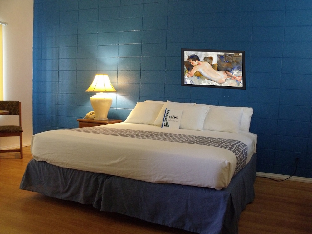 Deluxe Room, 1 King Bed photo 2
