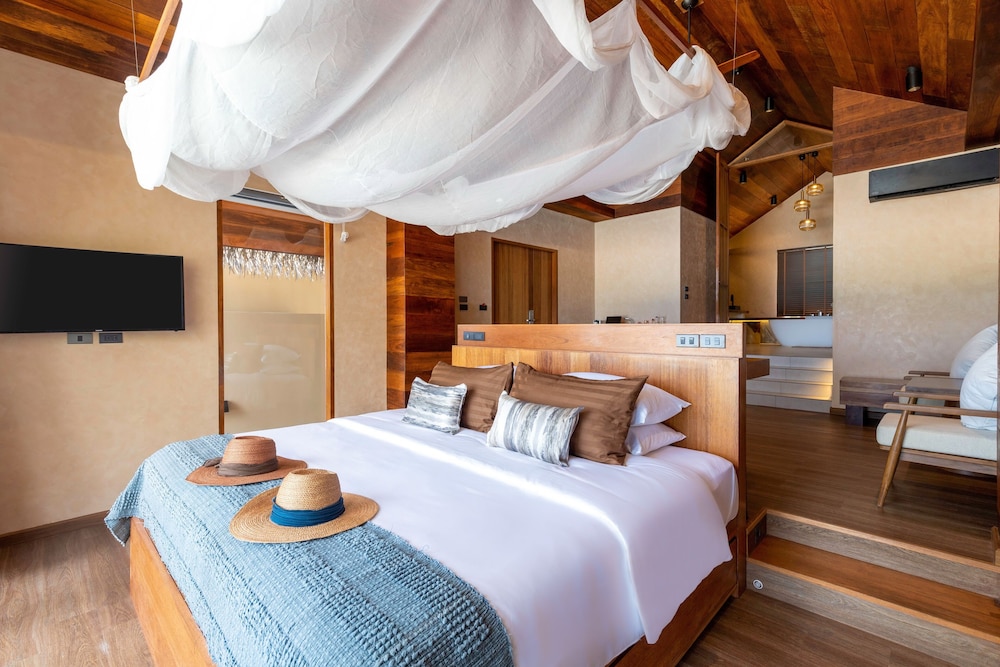 Sand Beachfront Pool Villa - Photo 17