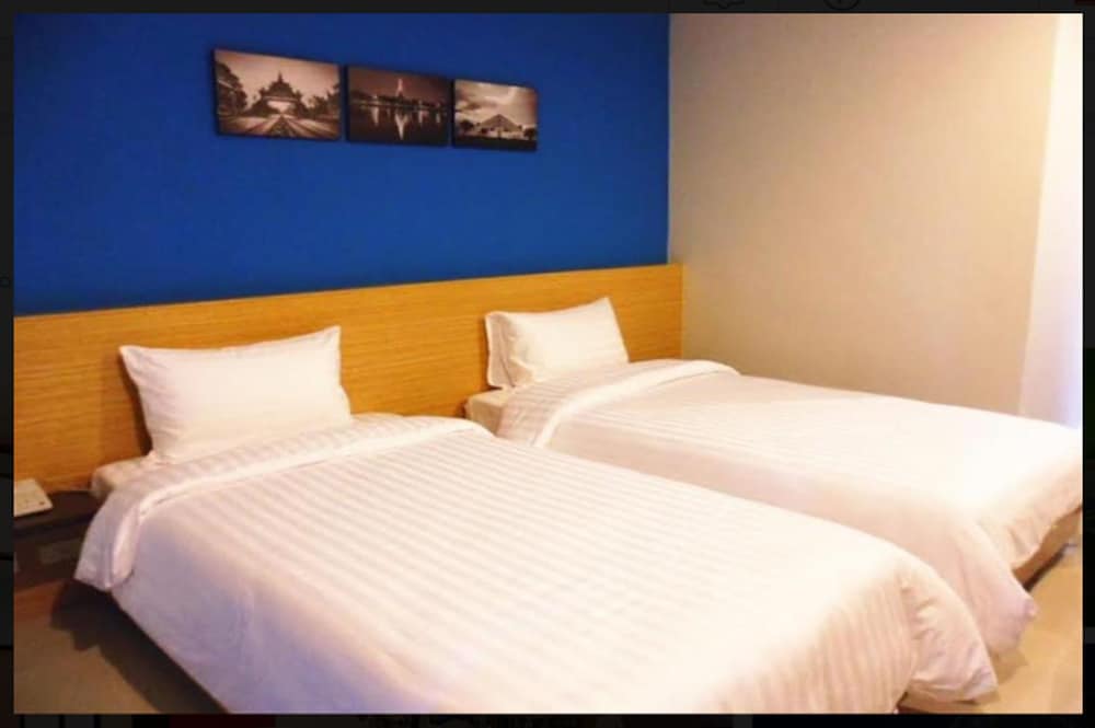 Deluxe Twin Room photo 2