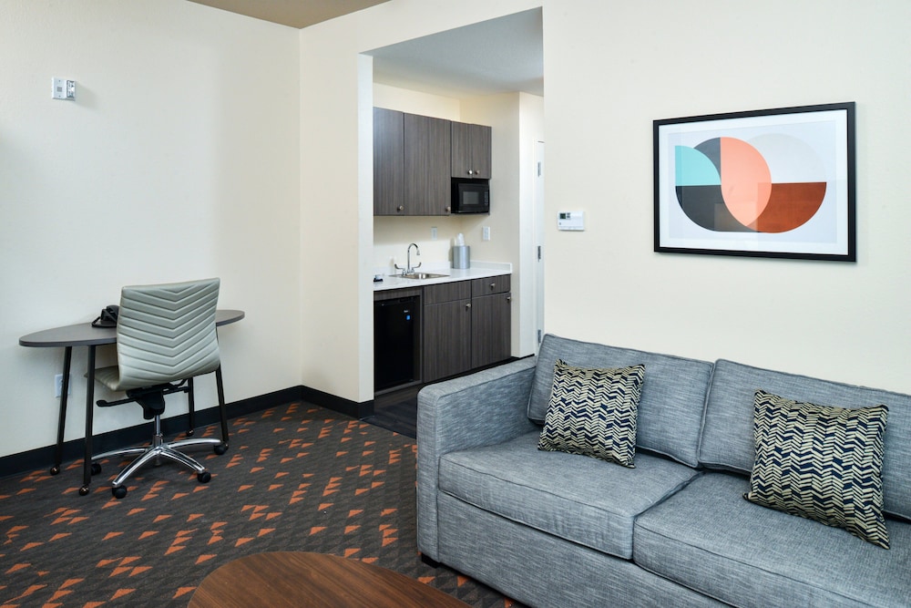 Suite, 1 King Bed, Accessible (Communications, Mobility) - Photo 4