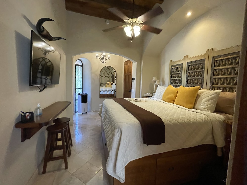 Executive Studio Suite, 1 Bedroom, Kitchen, Garden View photo 1