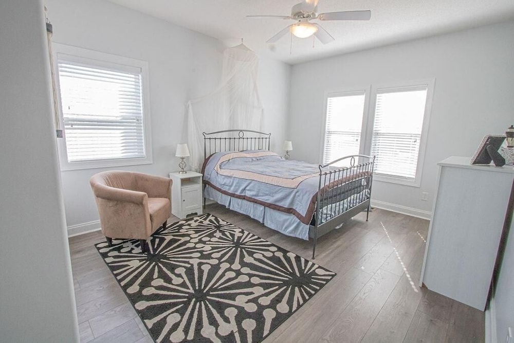House, 5 Bedrooms photo 1
