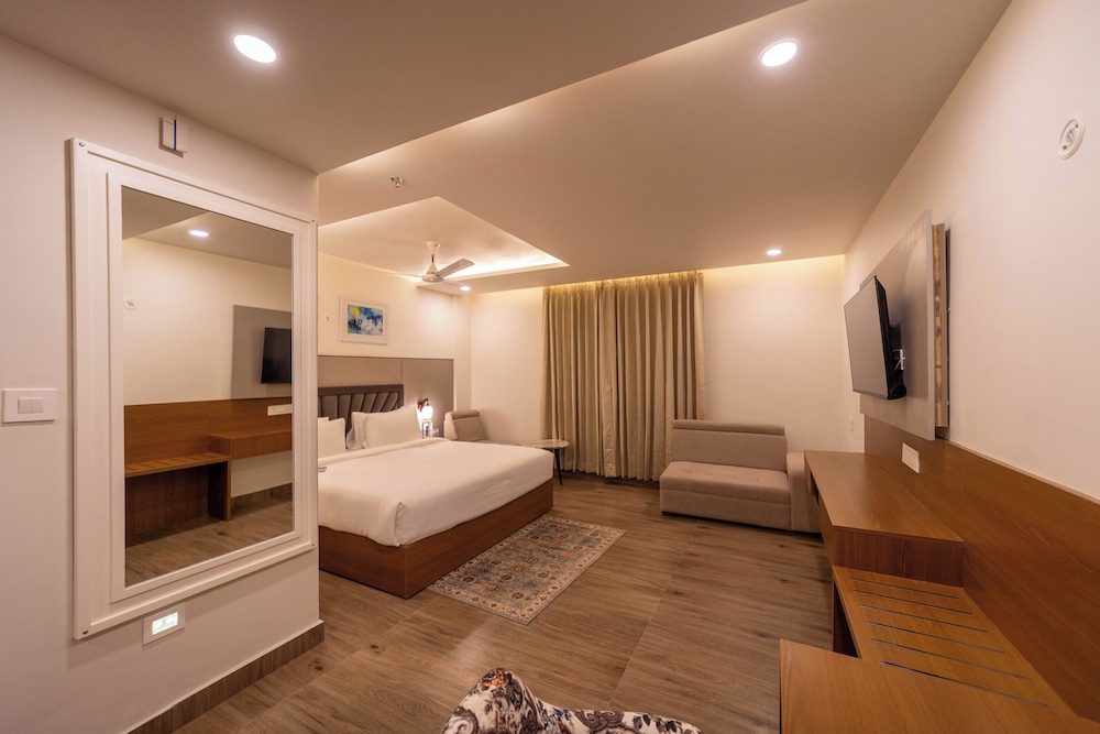 Executive Room, City View