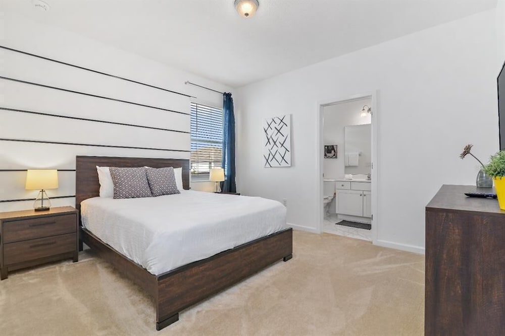 Double Room, 1 Queen Bed, Private Bathroom, Resort View