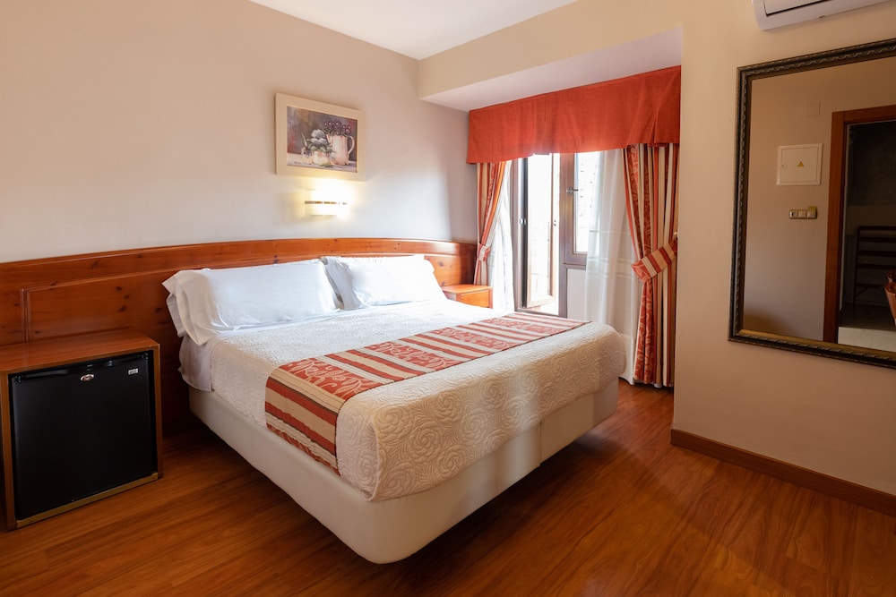Double Room (1 Double Bed) - Photo 1
