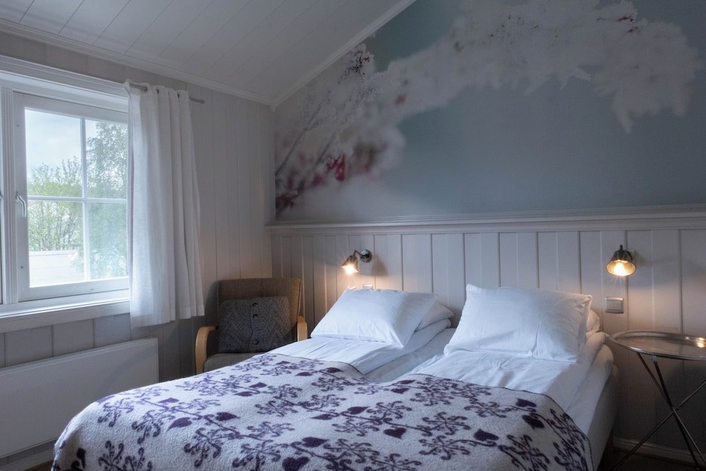 Standard Double Room, 2 Bed - Photo 1