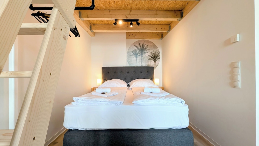 Luxury Suite, Balcony, City View photo 2