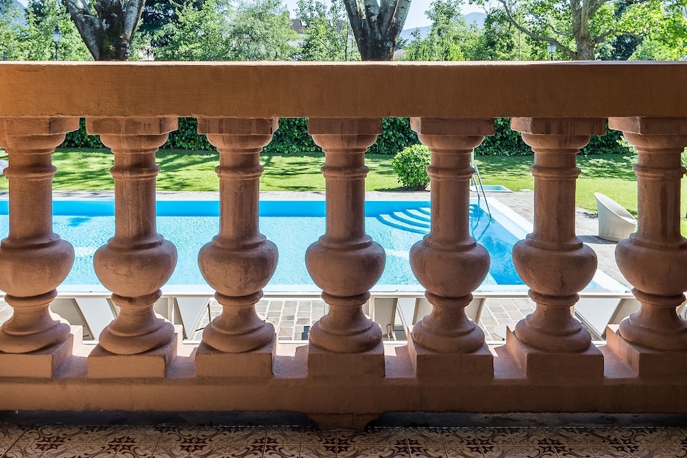 Deluxe Double Room, Balcony, Pool View photo 2
