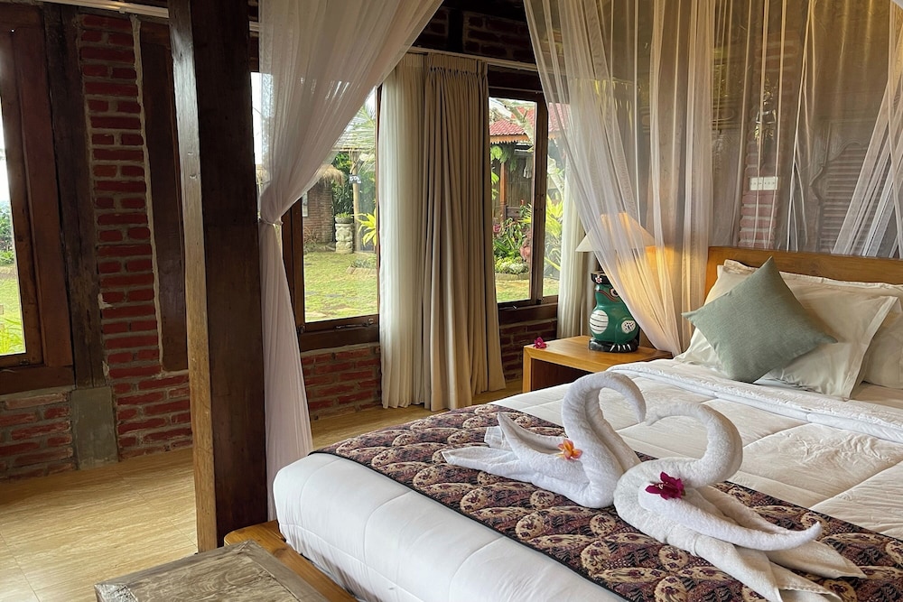 1 Bedroom Villa Glass Wooden House - Photo 5