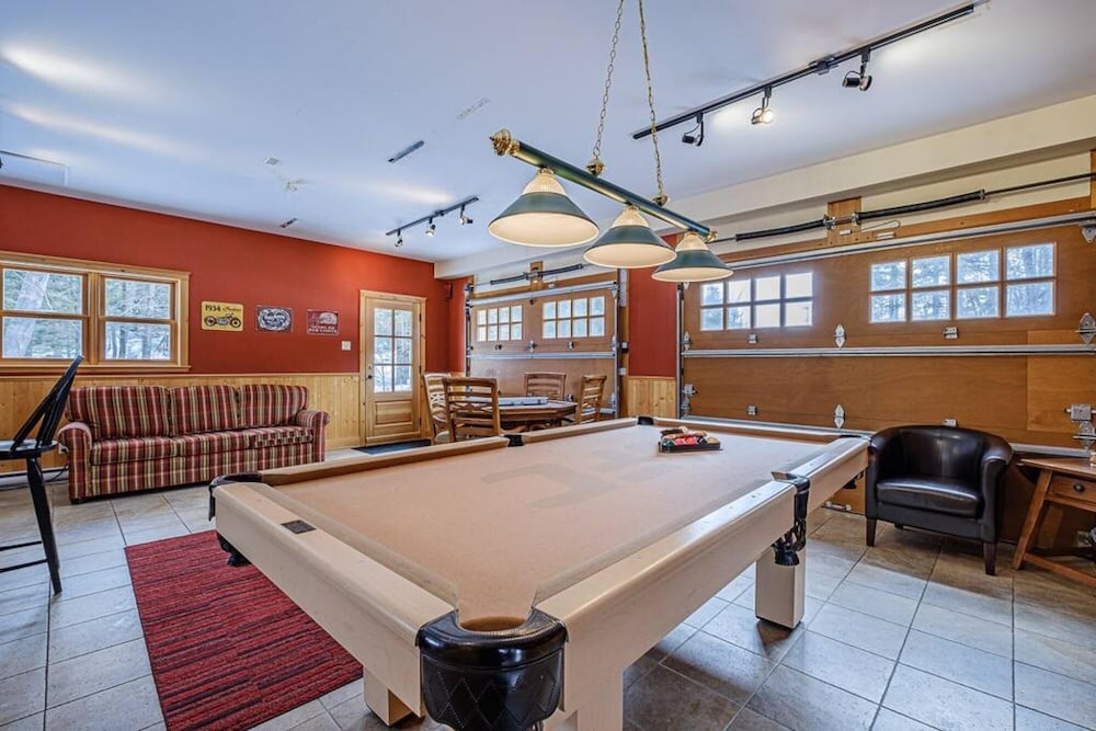 Executive Plus 89 - Luxurious log Home With Private hot tub Pool Sauna and Close to Activities, Photo 25