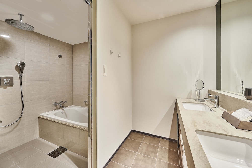THE GATE Twin Room (Corner Suite), Non Smoking, photo 6