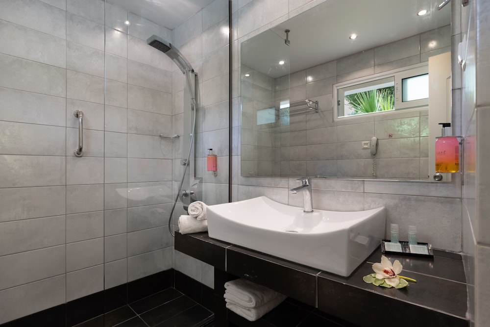 Standard Double or Twin Room, Garden View - Photo 2