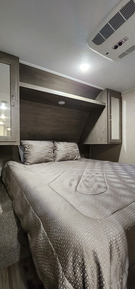 Traditional Mobile Home, Multiple Beds, Kitchen, Resort View