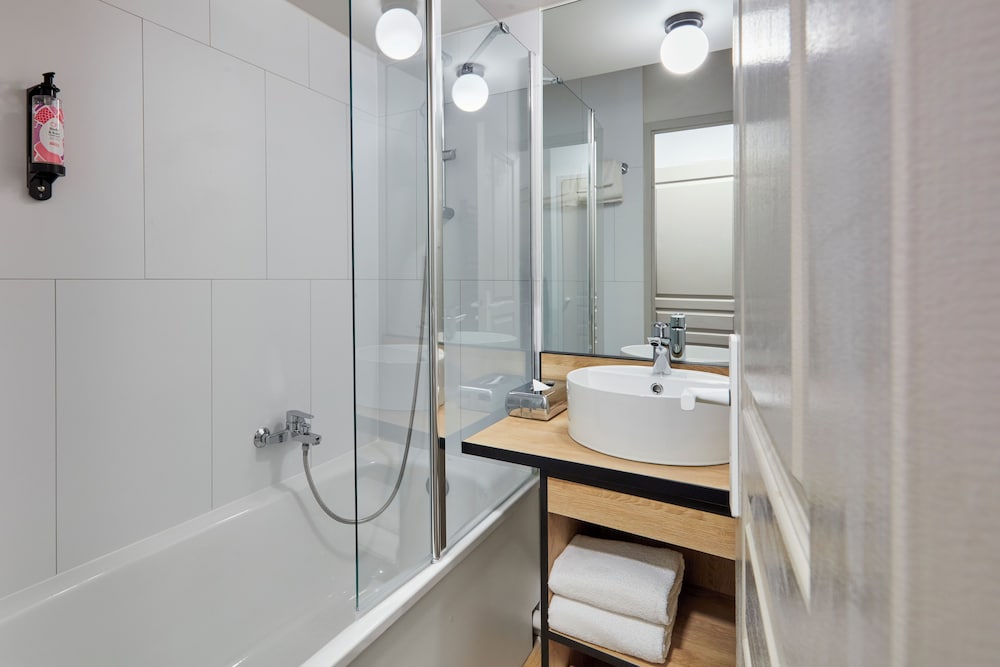 Apartment, 2 Bedrooms - Photo 18
