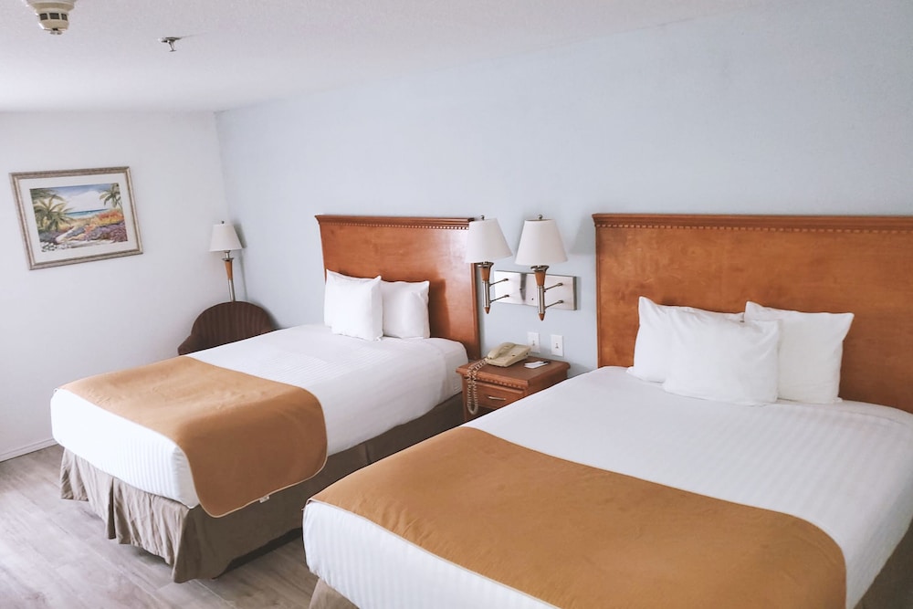 Comfort Room, 2 Queen Beds, Non Smoking - Photo 1