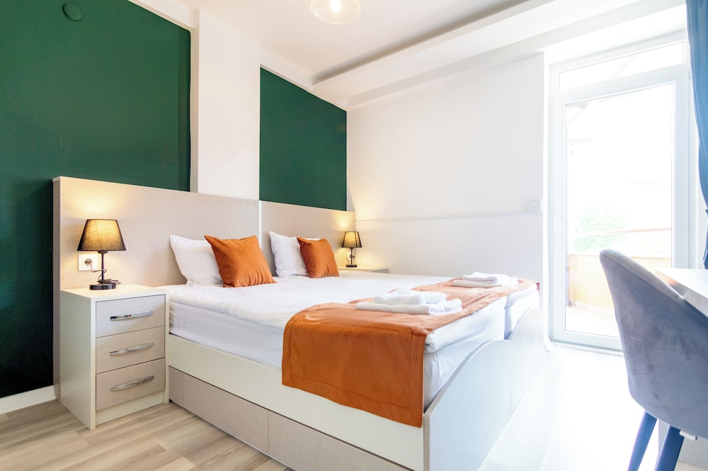 Comfort Double Or Twin Room, 1 Bedroom, City View photo 3
