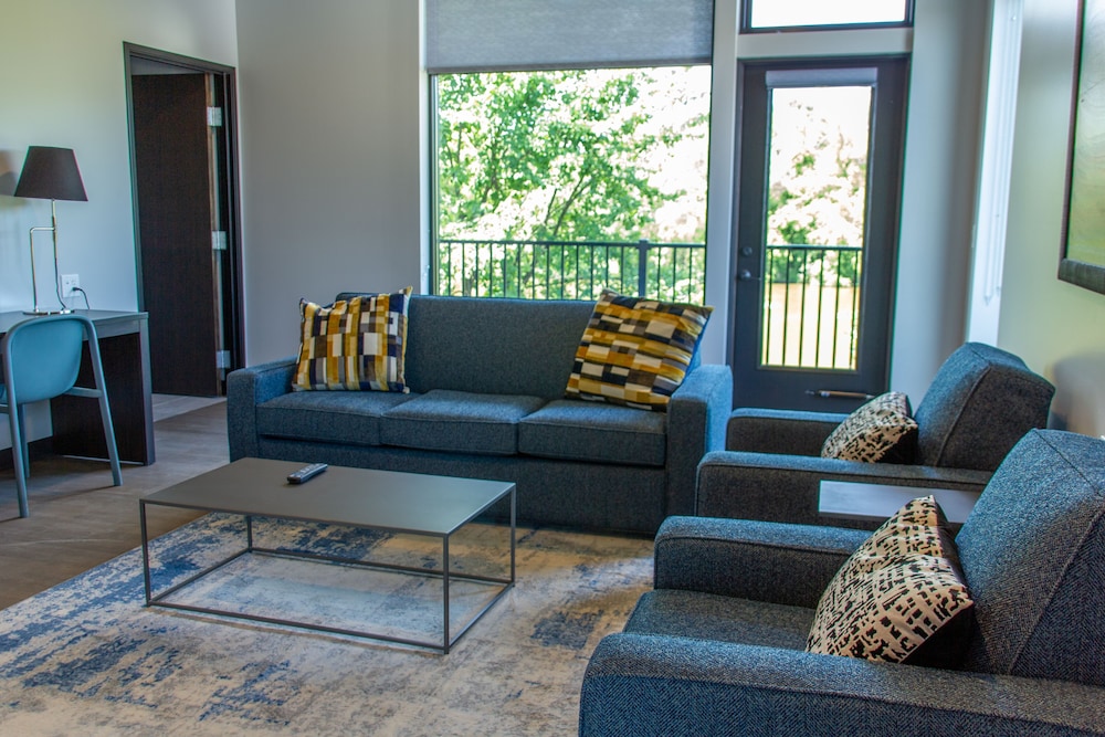 Executive King Suite River View photo 2