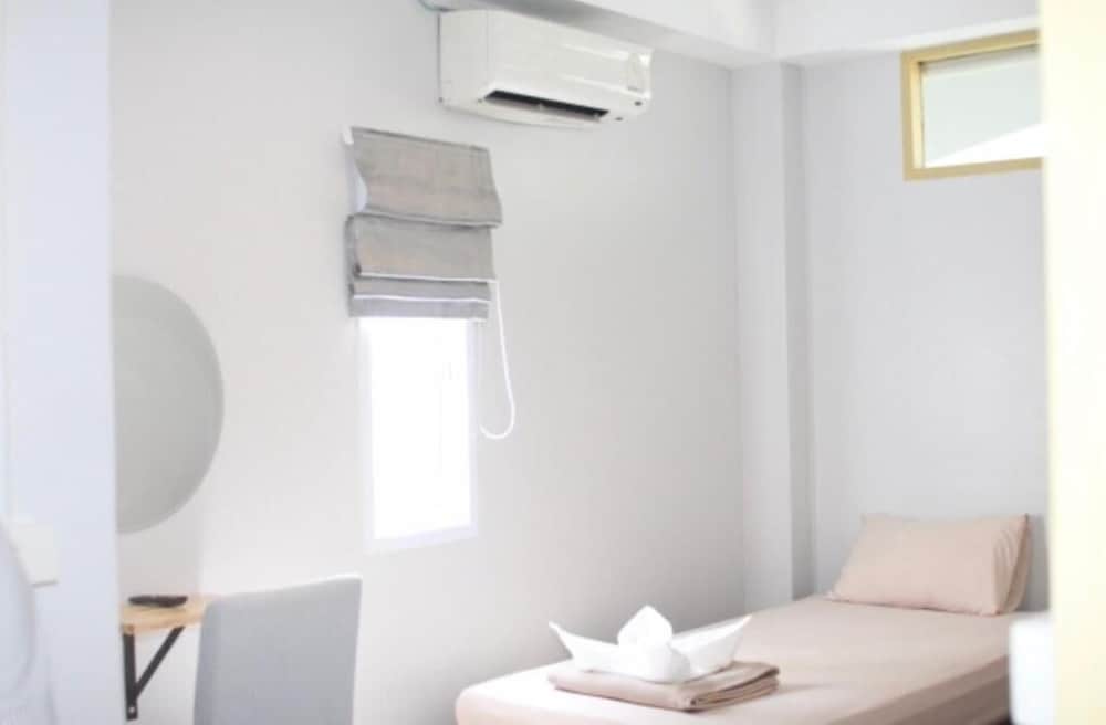 Basic Twin Room