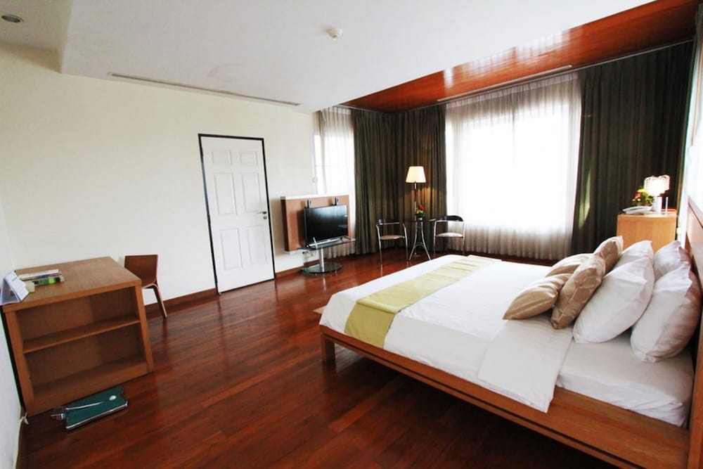 Hotel Executive Suite King Bed photo 3