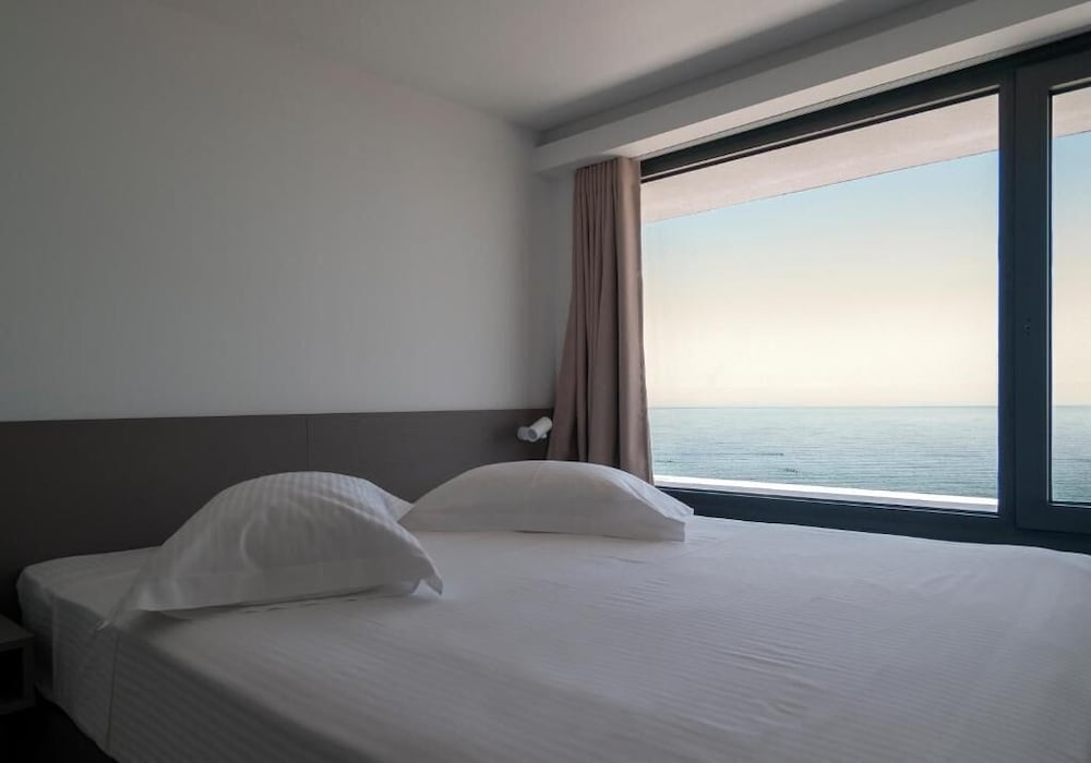 Luxury Apartment, Sea View